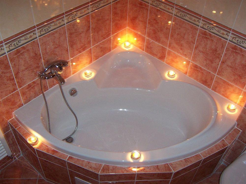 Hotel Palace Plzen Bagian luar foto