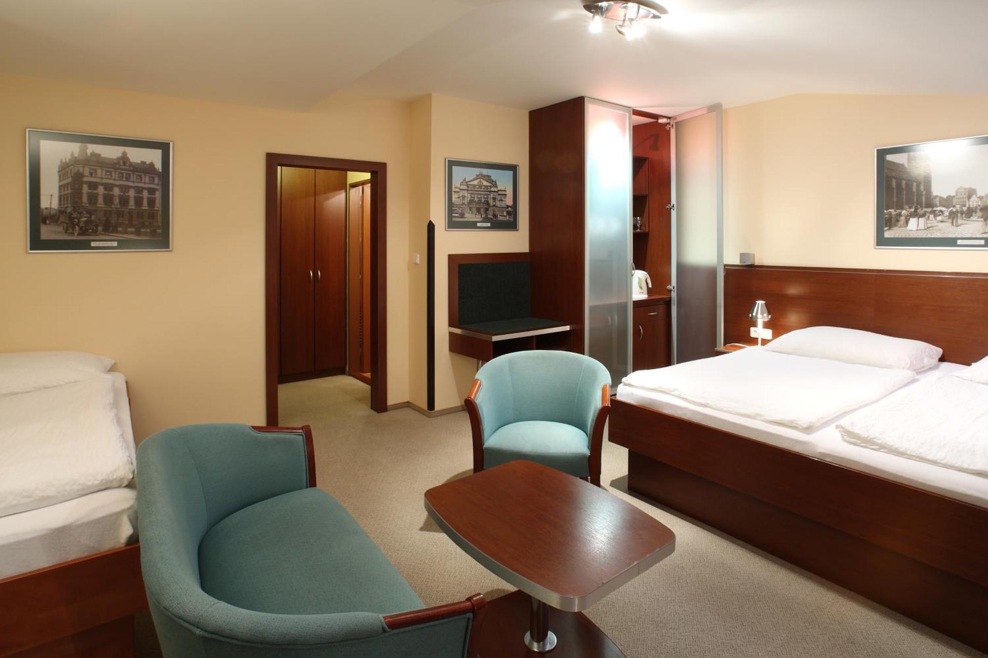 Hotel Palace Plzen Ruang foto