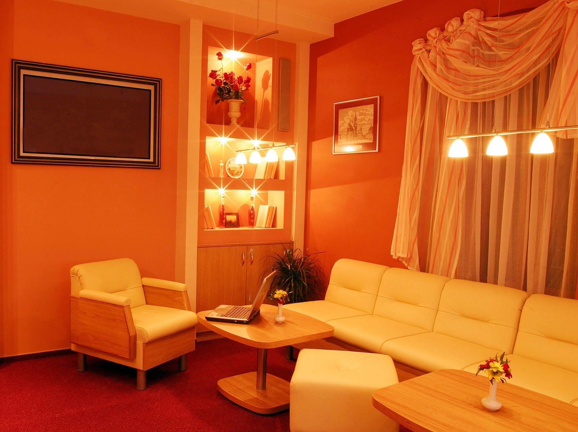 Hotel Palace Plzen Bagian luar foto