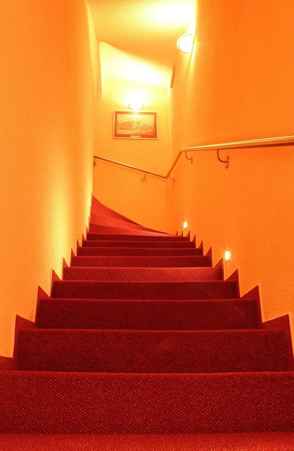 Hotel Palace Plzen Bagian luar foto